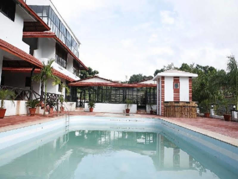 Sky Blue Resort Lonavla Exterior foto
